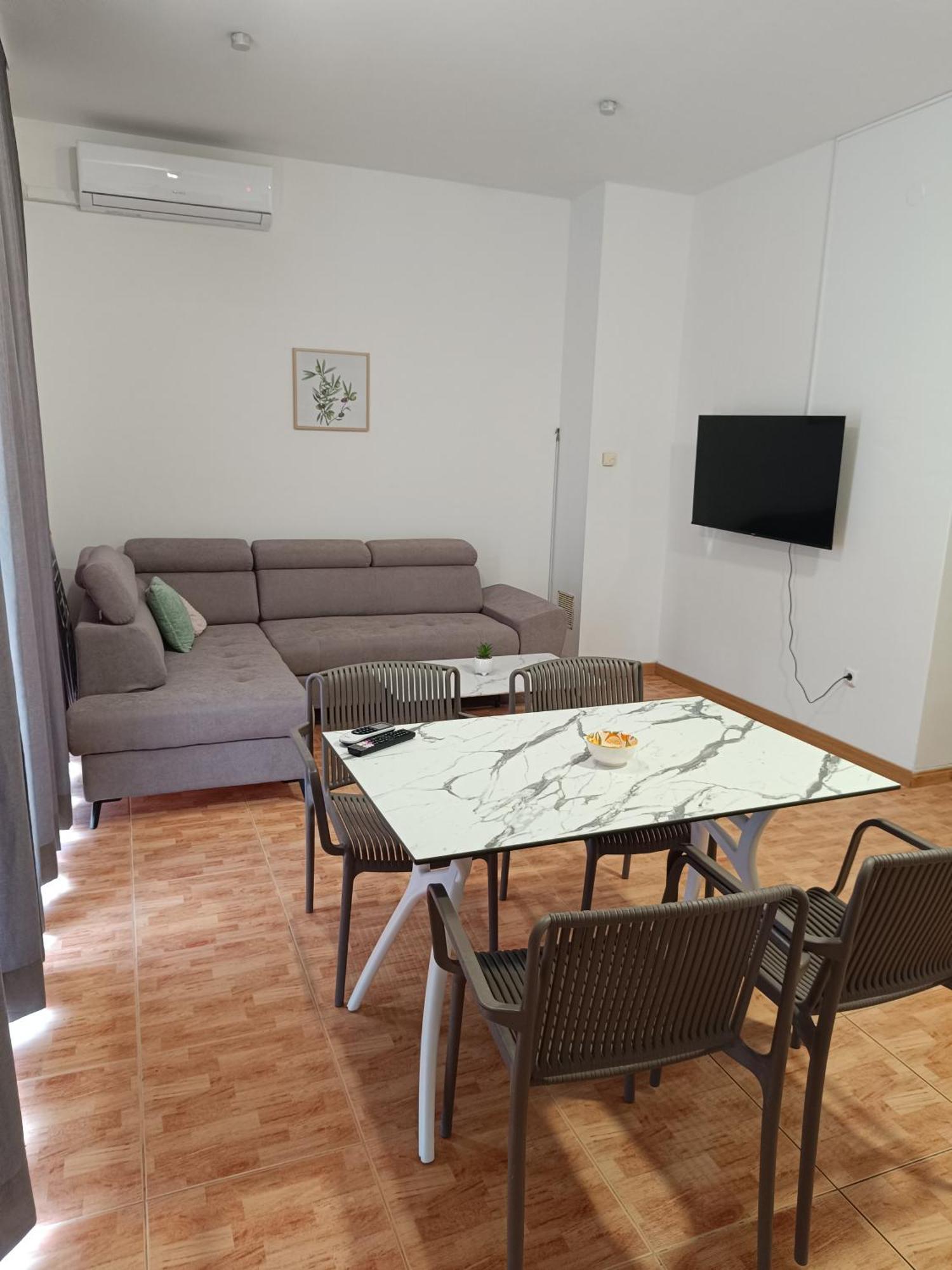 Apartmani "Radi" Baška Voda Exterior foto