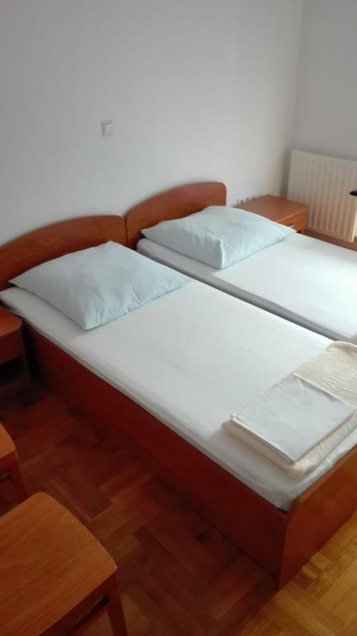 Apartmani "Radi" Baška Voda Exterior foto